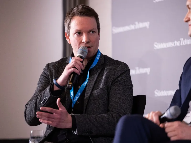 Ulf Loetschert on stage